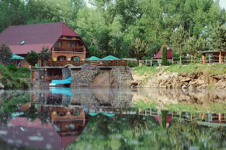 Весна на Чорній Горі