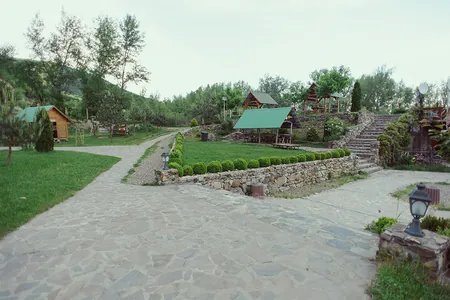 Весна на Чорній Горі