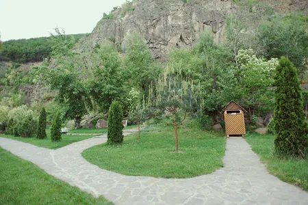 Весна на Чорній Горі