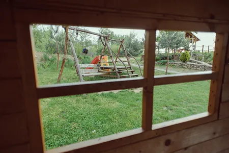 Весна на Чорній Горі