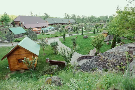 Весна на Чорній Горі