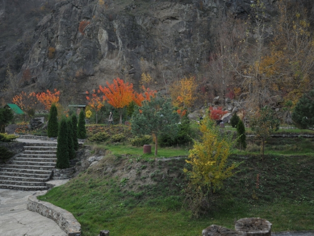 Розважально-готельний комплекс "Чорна Гора" в осени