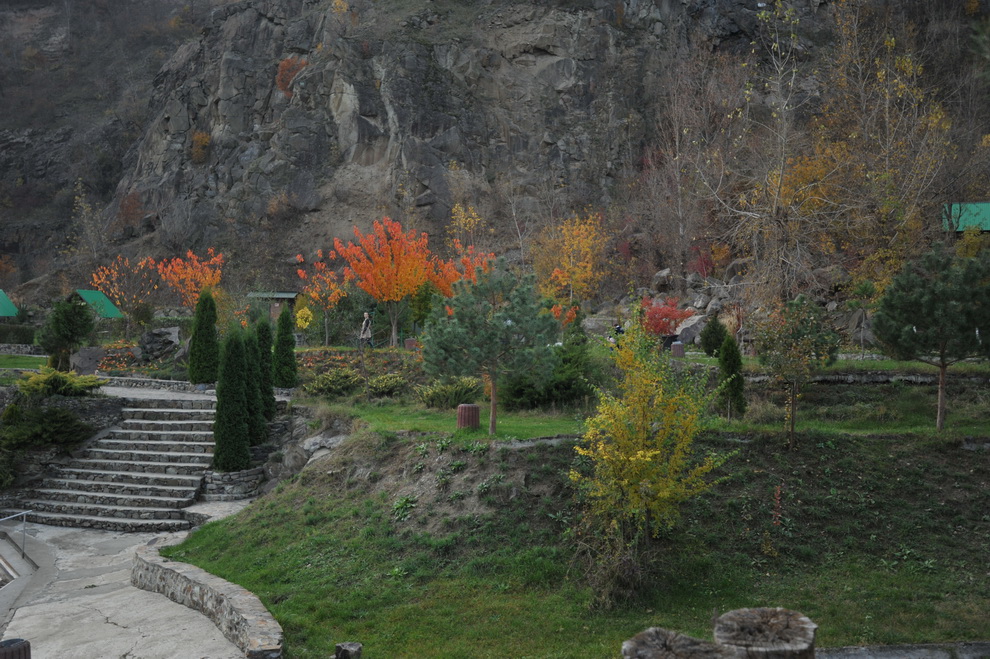 Розважально-готельний комплекс "Чорна Гора" в осени