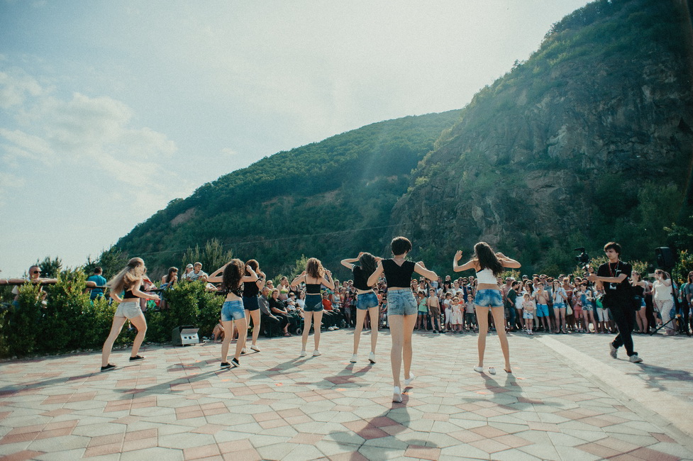 Відкриття купального сезону 2015 на території розважально-готельного комплексу "Чорна Гора"